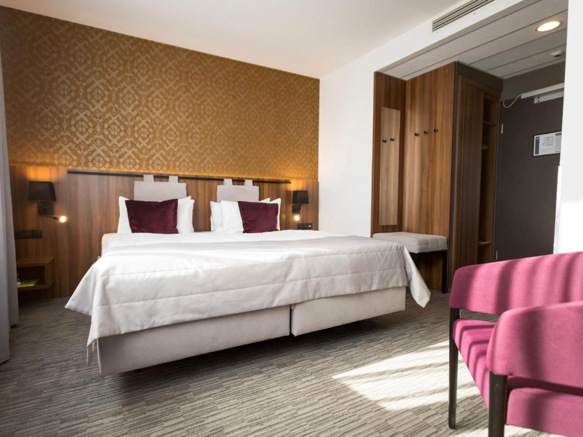 Western Mariacki Hotel 3*